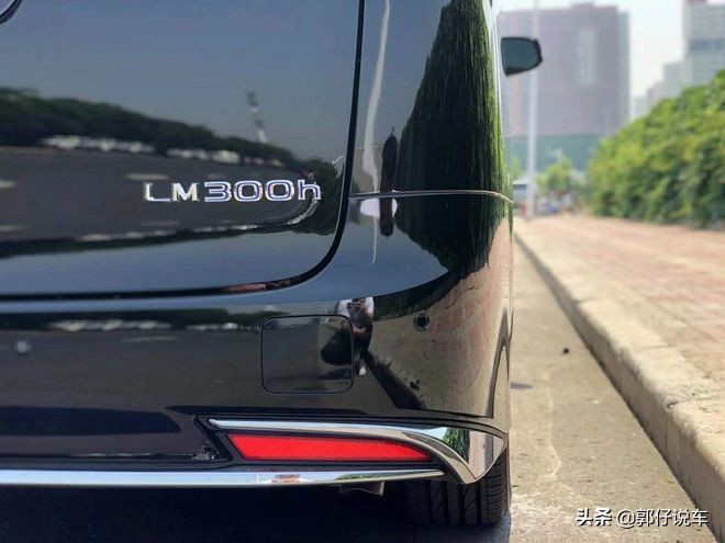 雷克萨斯lm300七座商务车视频,雷克萨斯商务车lm300试驾