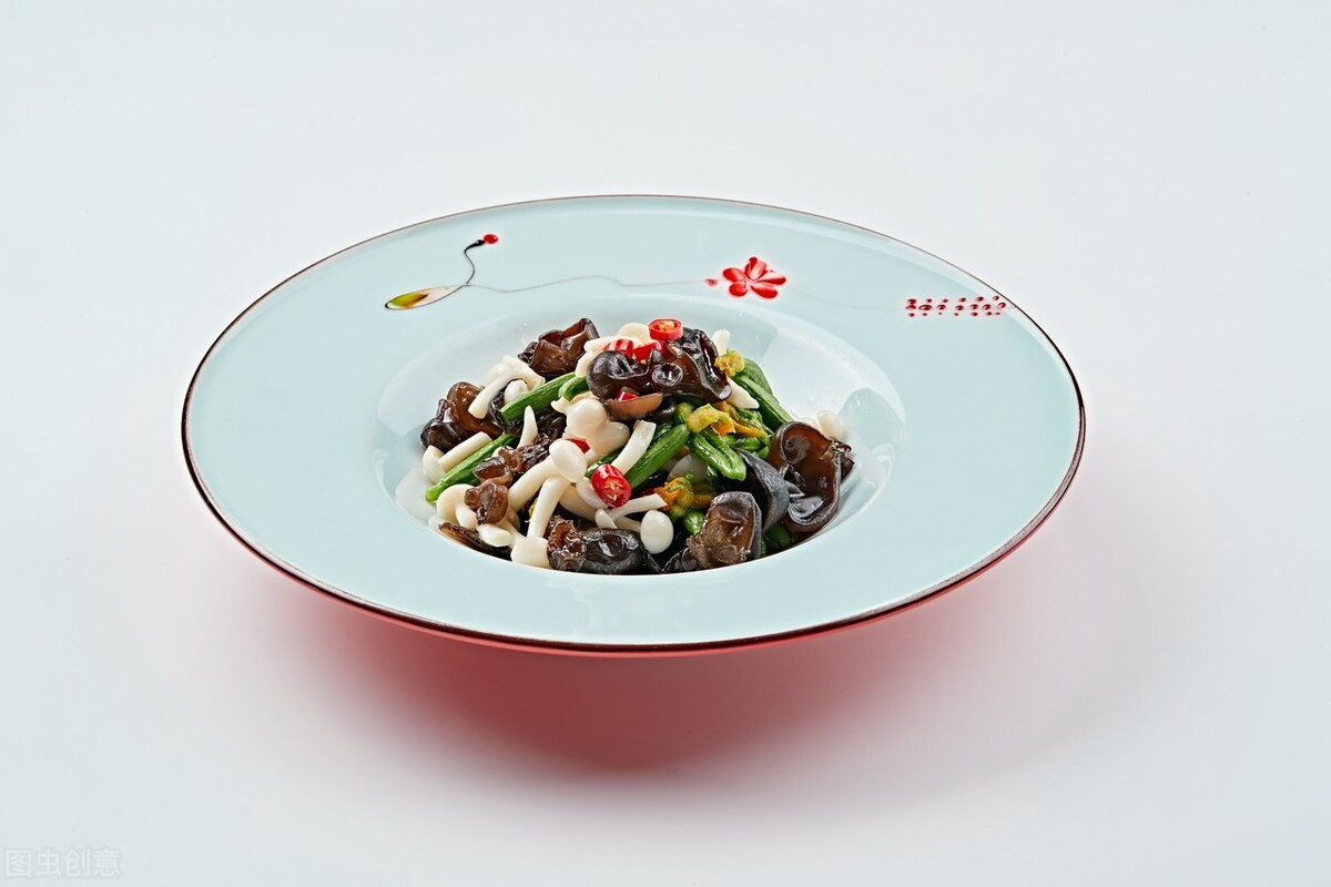 黑木耳炖肉的营养,黑木耳炒鸡蛋营养吗