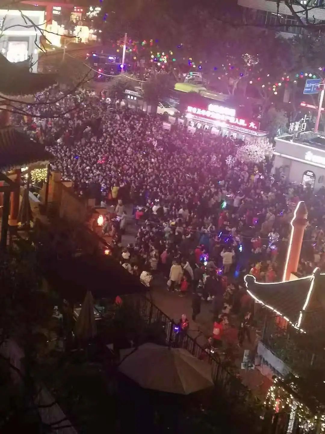 难说再见！自贡又一大型超市即将歇业，17年记忆将消失