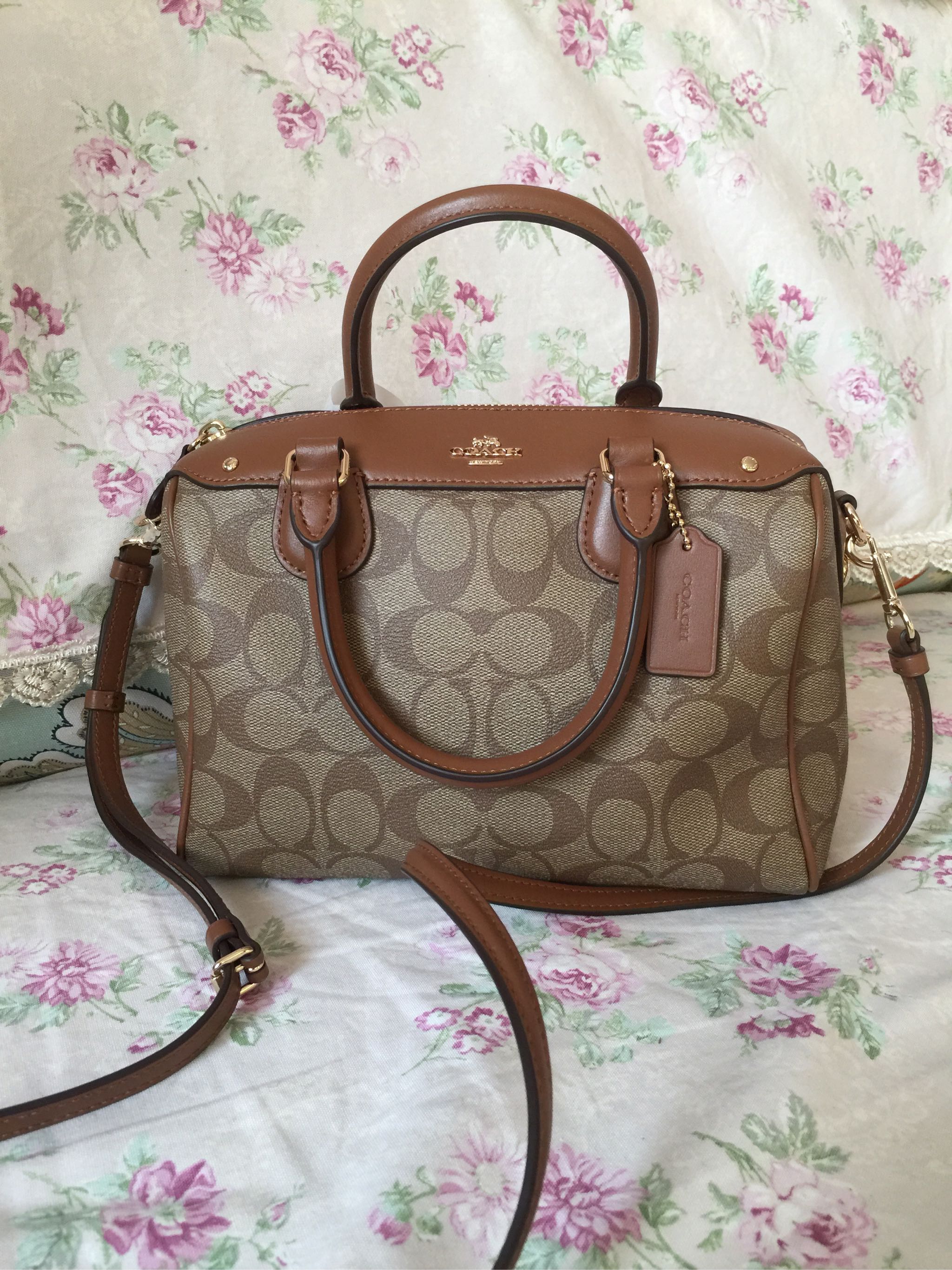 coach蔻驰波士顿包推荐颜色,蔻驰新款迷你波士顿包专柜款