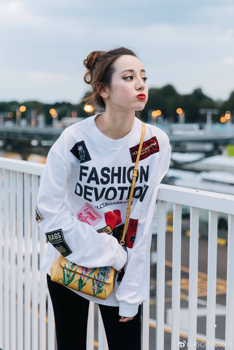 鞠婧祎、吴宣仪、迪丽热巴，你最欣赏谁的*服私**？