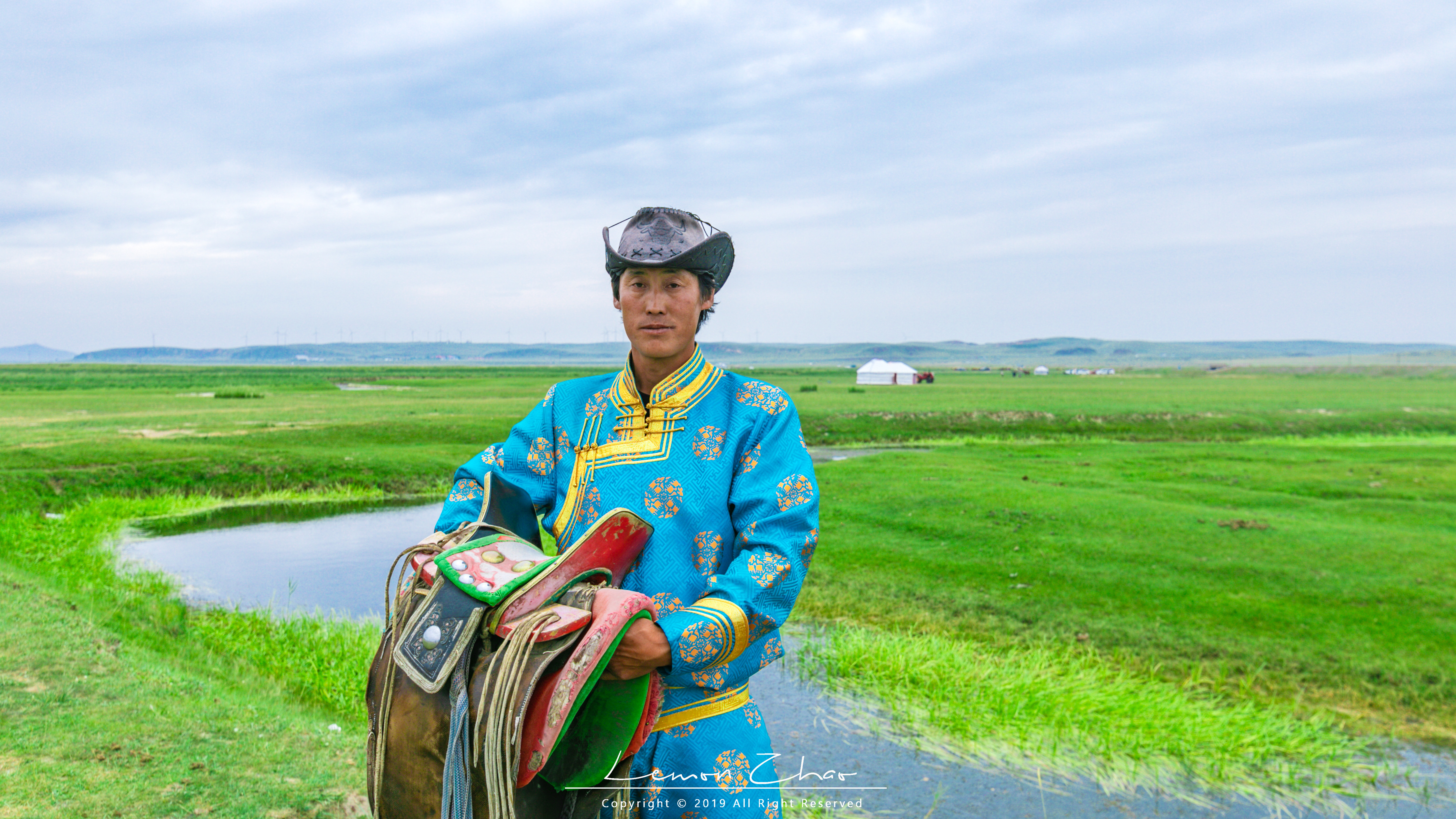 南方人内蒙古骑马体验,南方游客偶遇内蒙古牧民