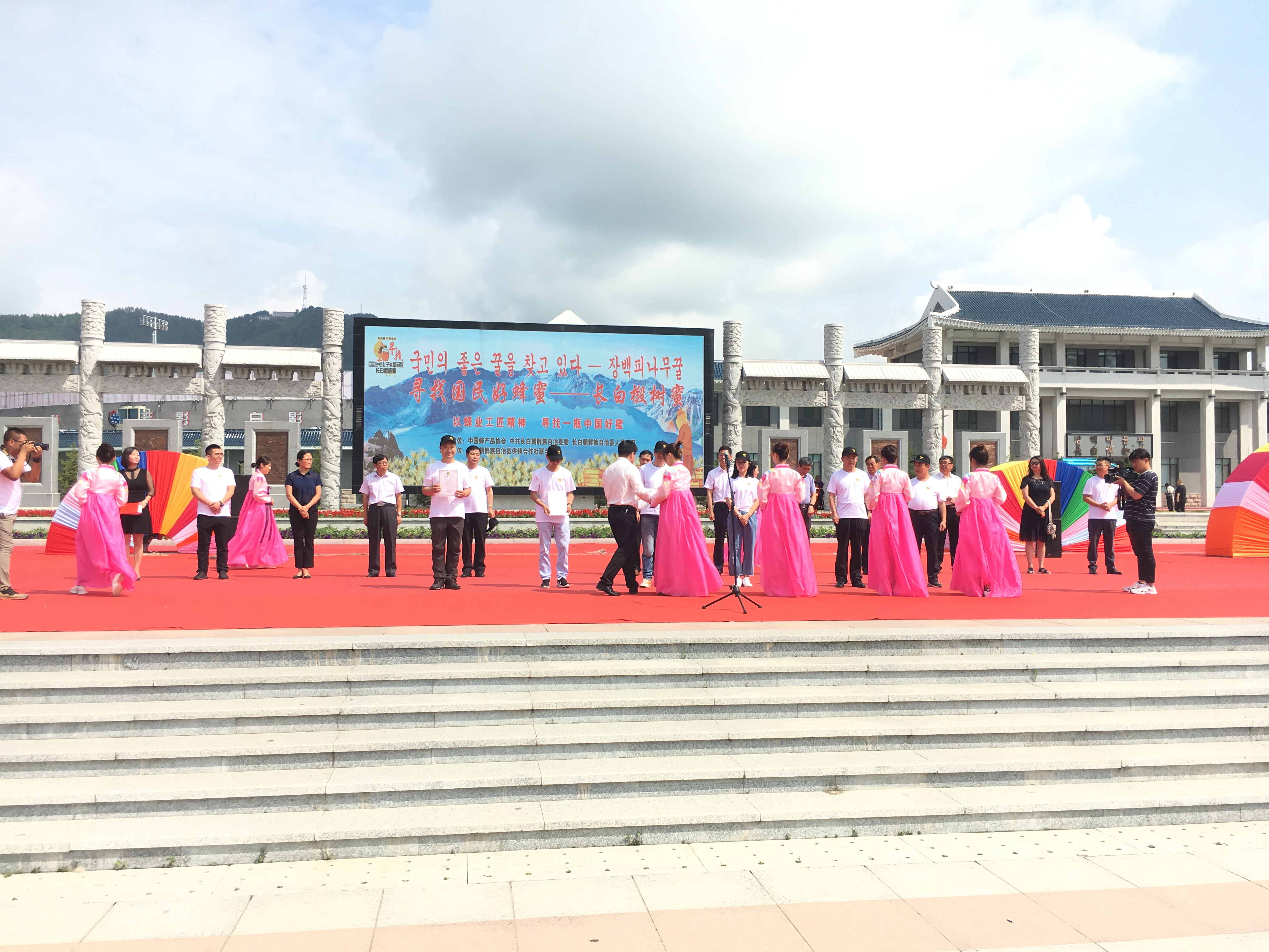 寻找纯蜂蜜,寻觅纯正的天然蜂蜜