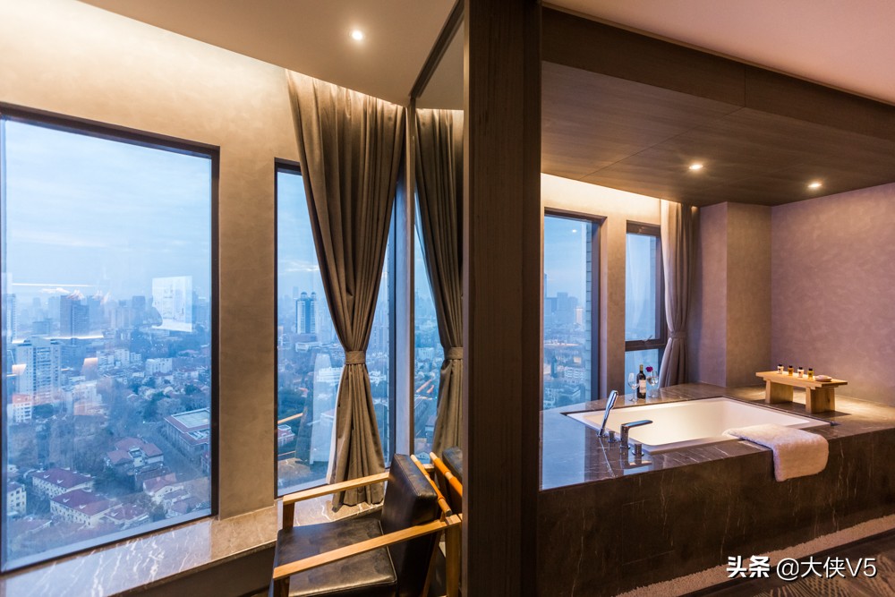 上海旅游值得打卡的酒店,来上海玩住哪里性价比比较高