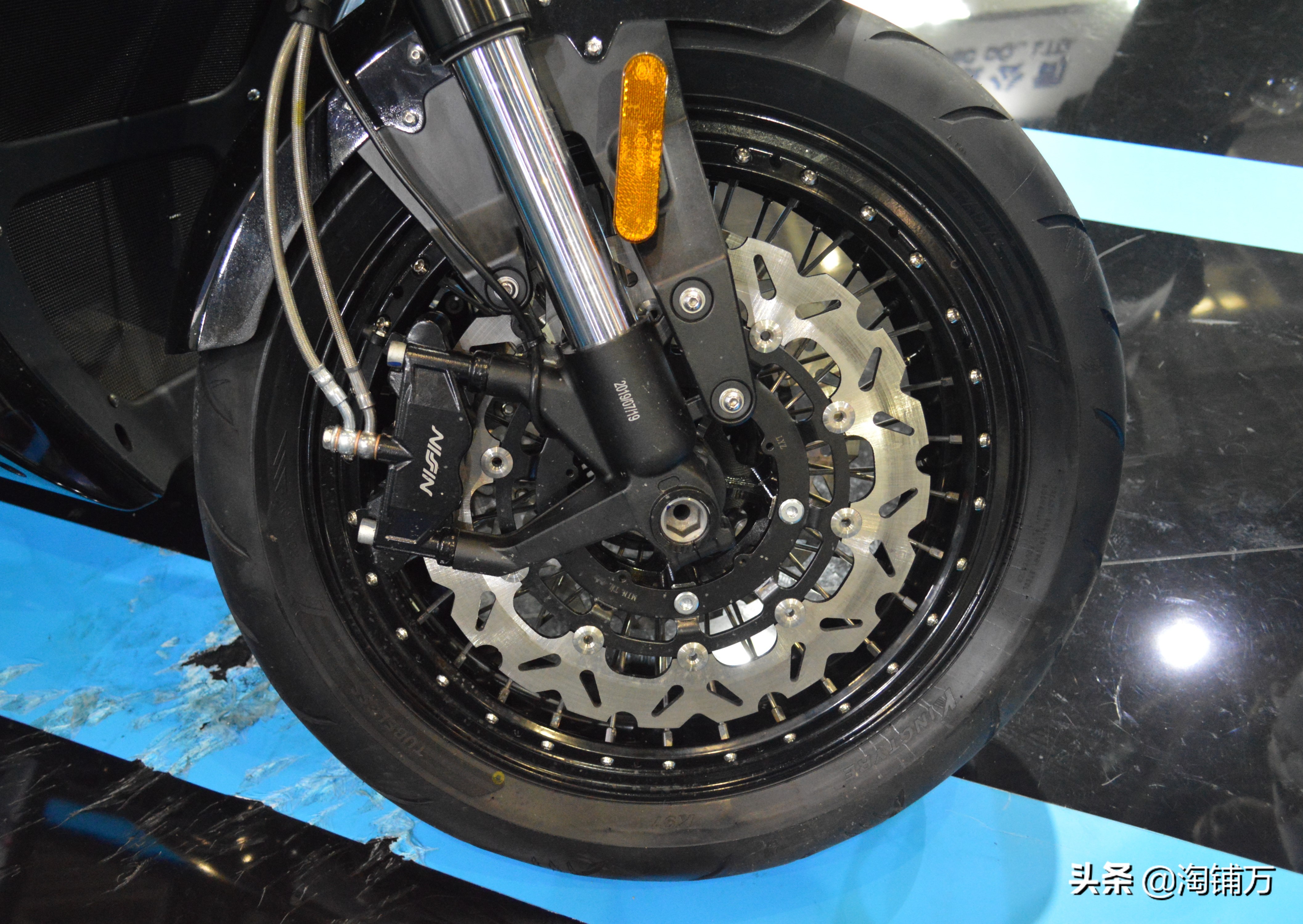 国产“大魔鬼”？诺马摩博会展台惊现大排量V缸巡航