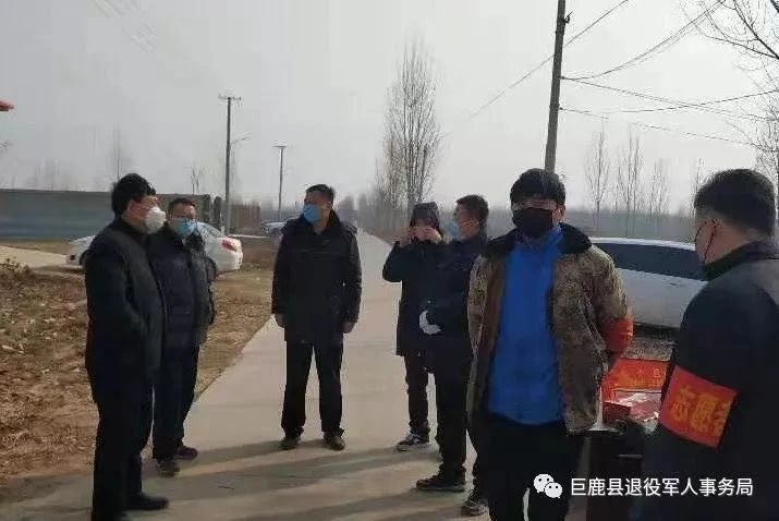 感动疫情英雄人物事件视频,疫情期间十个感动人物事迹