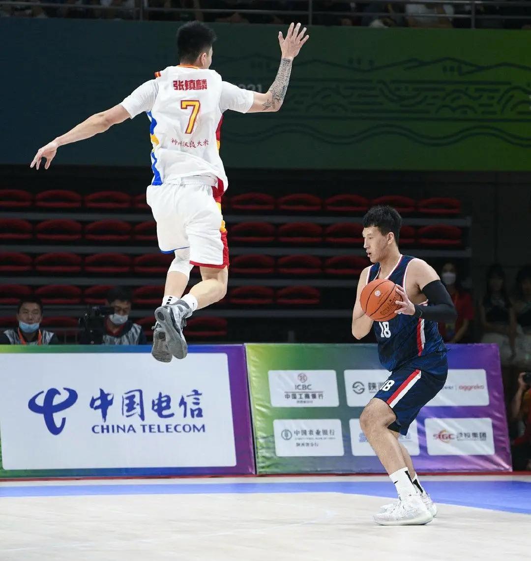 阿迪达斯签约胡明轩了吗,胡明轩代言阿迪事件