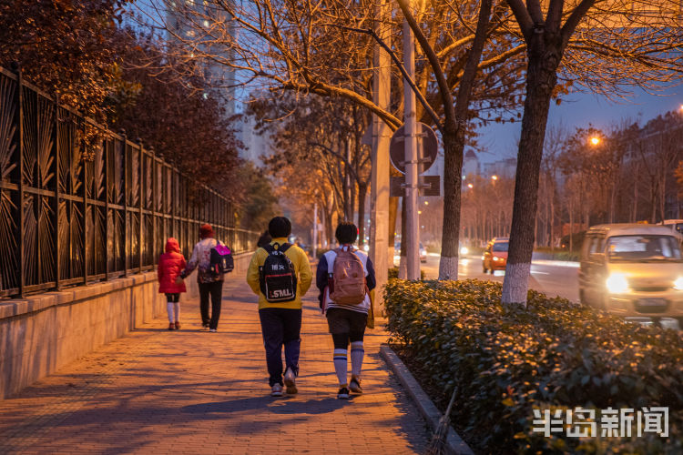 姐妹花校园足球,校园姐妹花组合图片