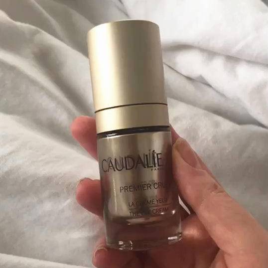 保湿眼霜推荐10款,18岁天生黑眼圈眼袋眼霜推荐平价