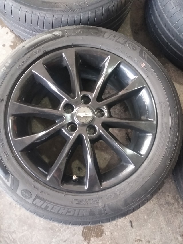 在轮胎店买九成新二手轮胎靠谱吗,二手轮胎好还是新轮胎好