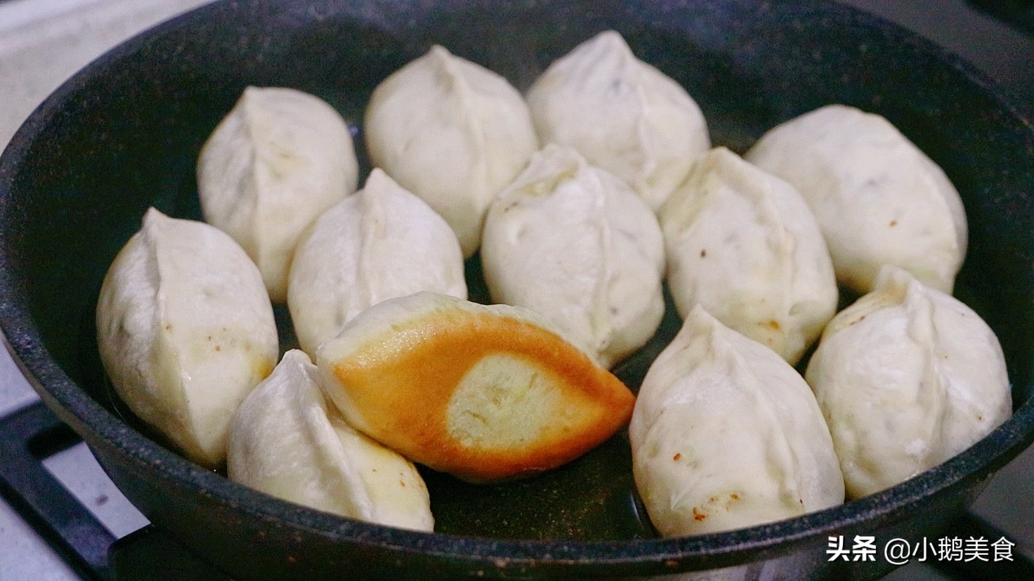 水煎包做法和步骤视频,水煎包家常做法和面视频