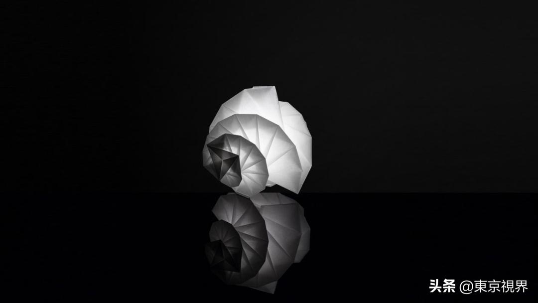 日本服装设计大神三宅一生的美学冒险：时尚就是在变魔术