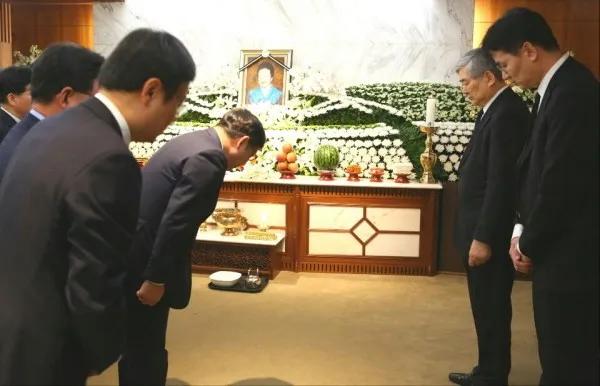 韩国财阀系列之“狂躁的一家人”