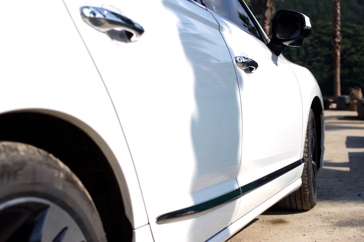 汽车塑料上的污渍怎么去除,汽车上的油烟污渍如何处理