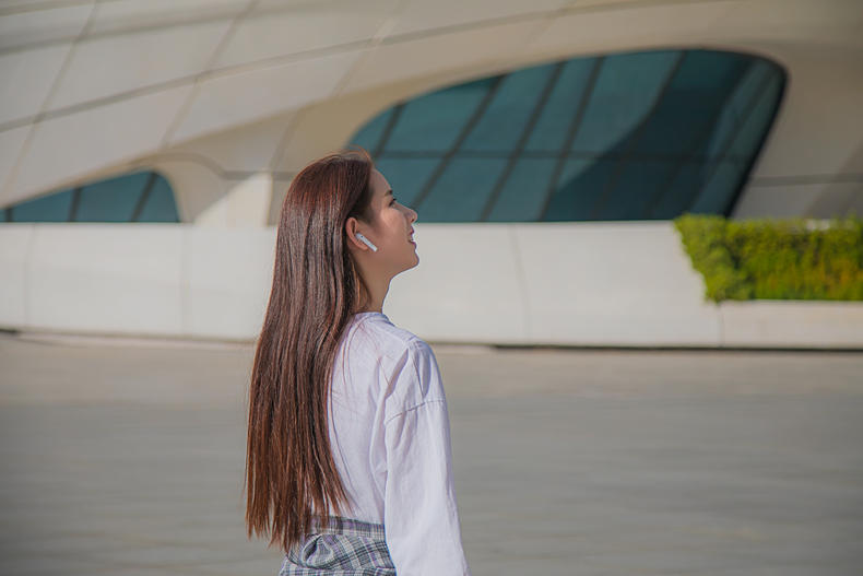 200块的有线耳机相当于无线耳机,200块的耳机跟50的耳机一样