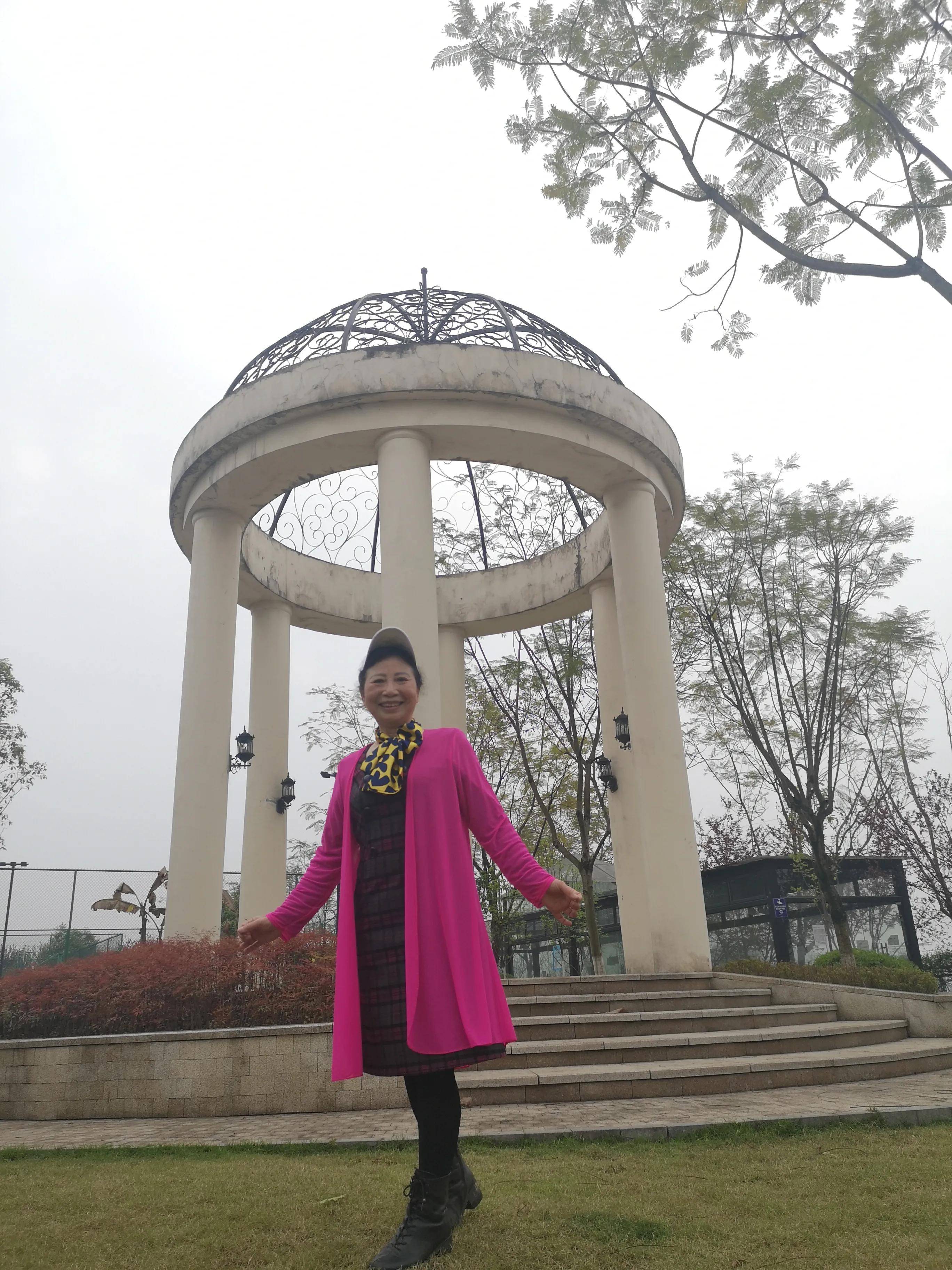 春游和姐妹踏青,春游踏青姐妹拍照