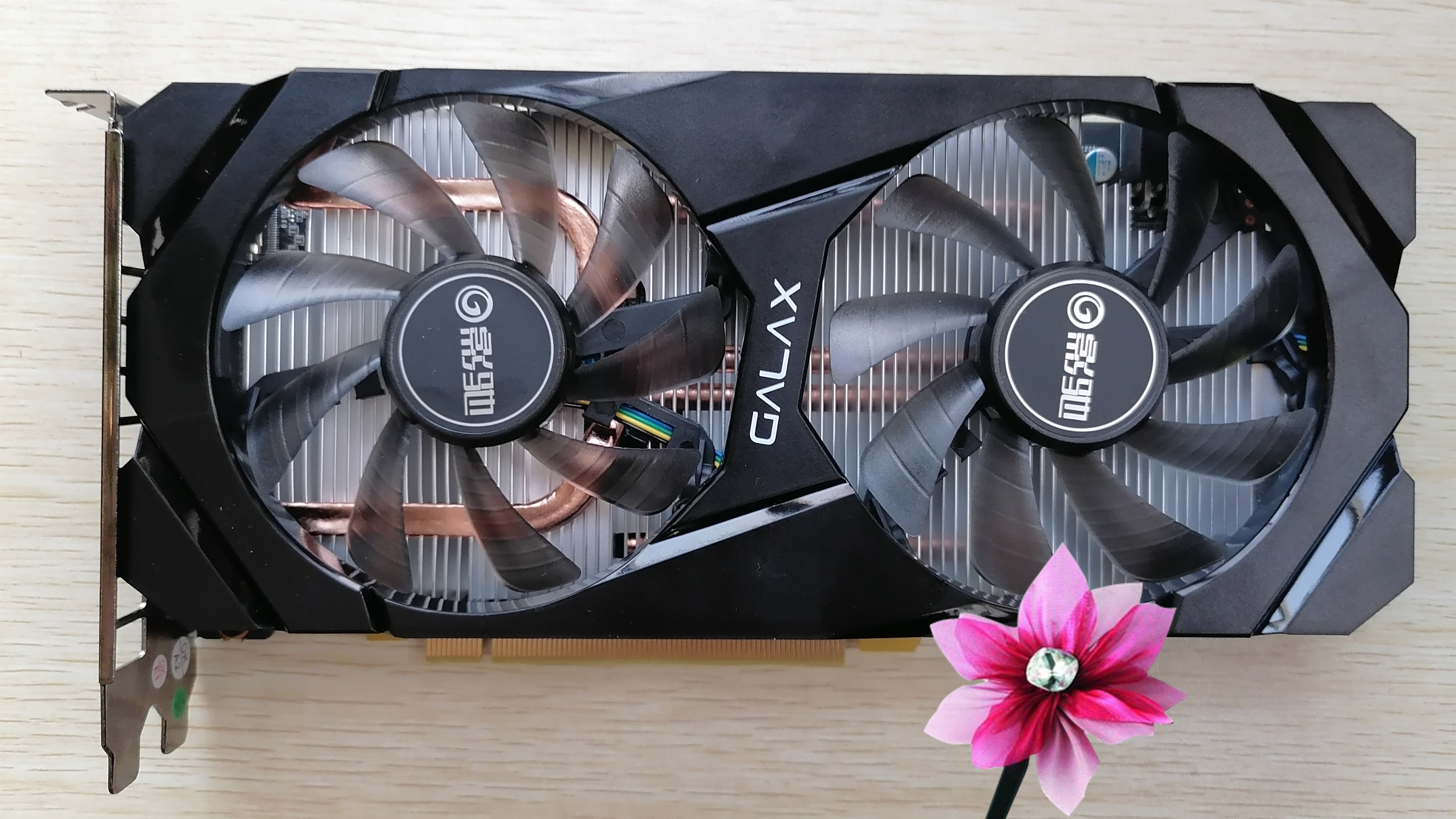 显卡流处理器和显存哪个重要,显卡gpu频率与显存频率