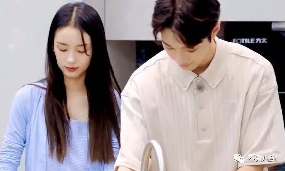 周也和赖冠霖真的在一起吗,周也和赖冠霖的恋情是真的吗