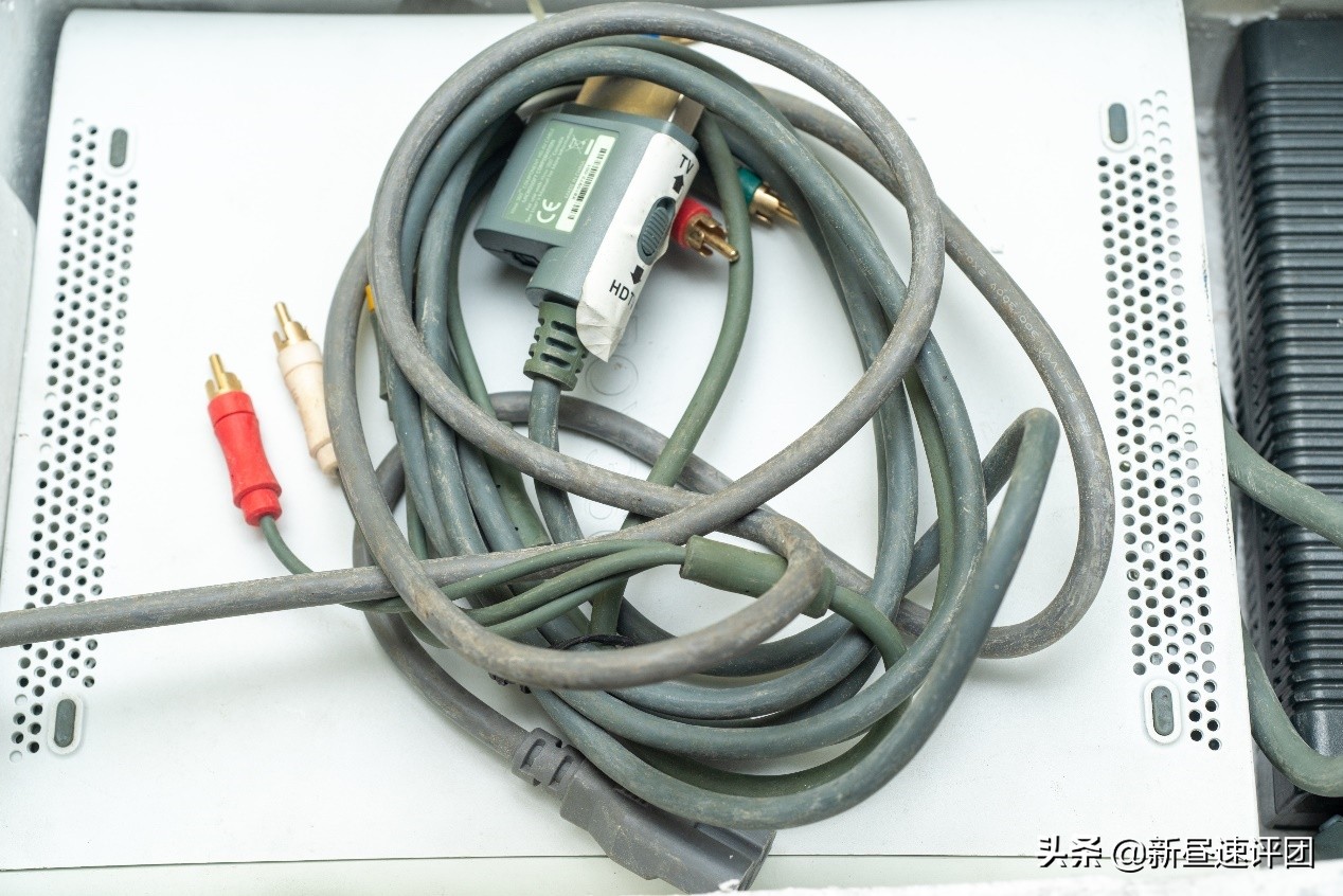 xbox360白色老版怎么拆,xbox360维修视频教程