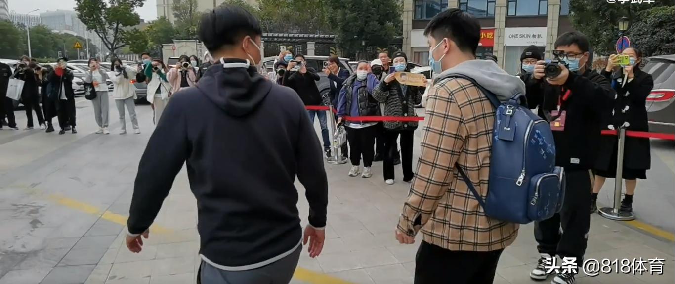 国乒队樊振东乒乓球包,国乒出征沙特樊振东