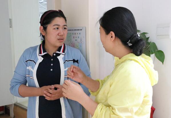 校服收费标准小学生,小学生校服收费100块