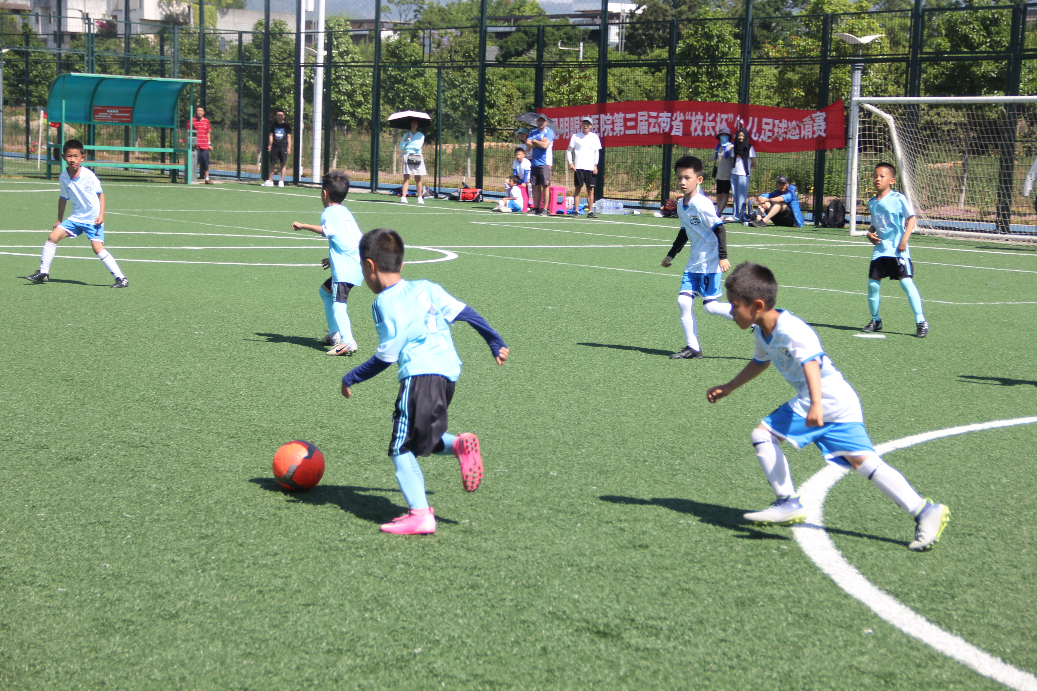 感受乐趣，健康成长：昆明眼科医院第三届校长杯少儿足球赛开赛