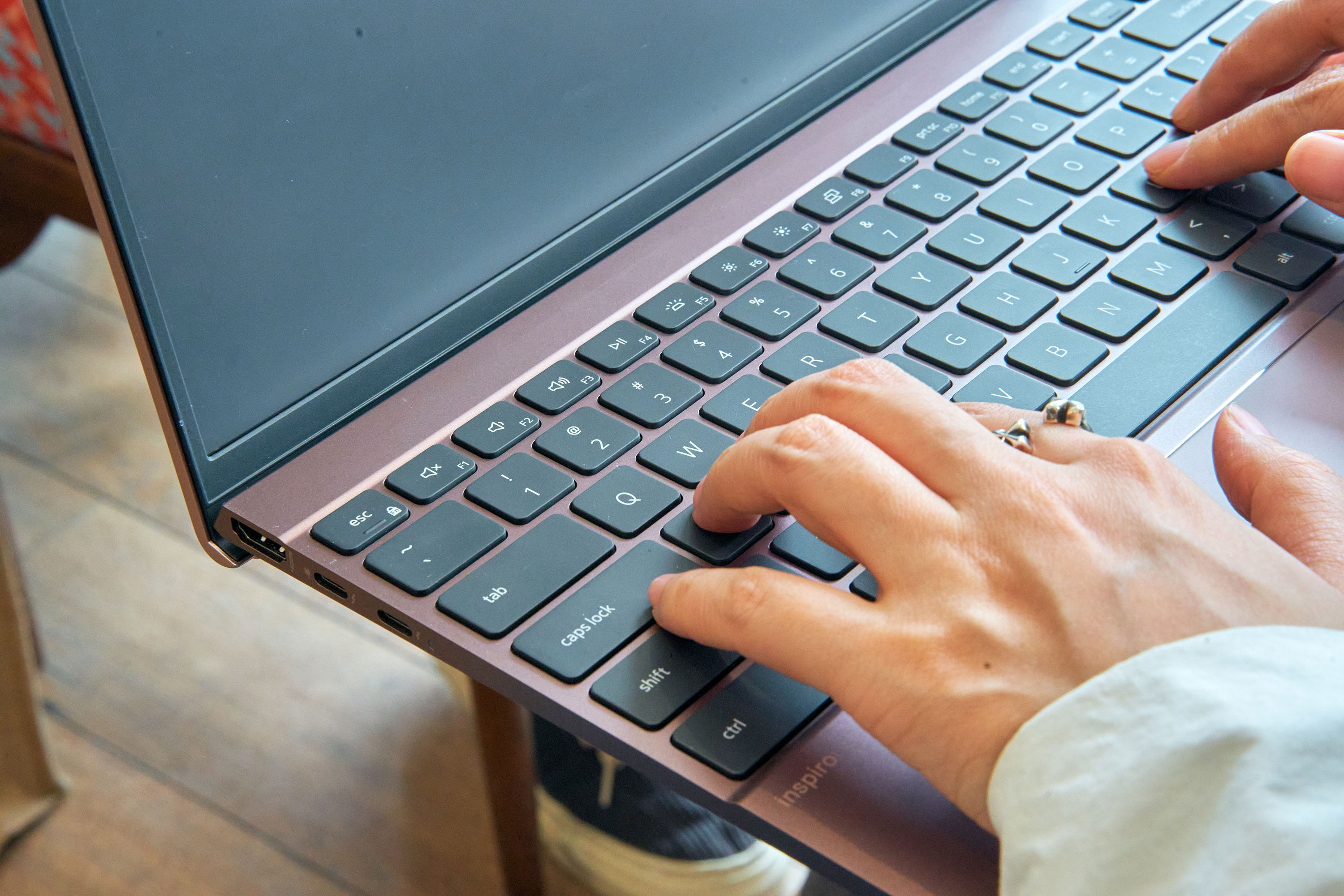 戴尔灵越13pro对比macbookair,戴尔灵越13proi3处理器