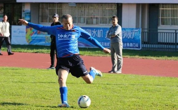 足球大佬出场,山东足球篮球老大哥