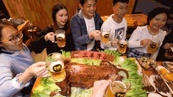 木屋烧烤夏季也有烤全羊吗,木屋烧烤的烤全羊