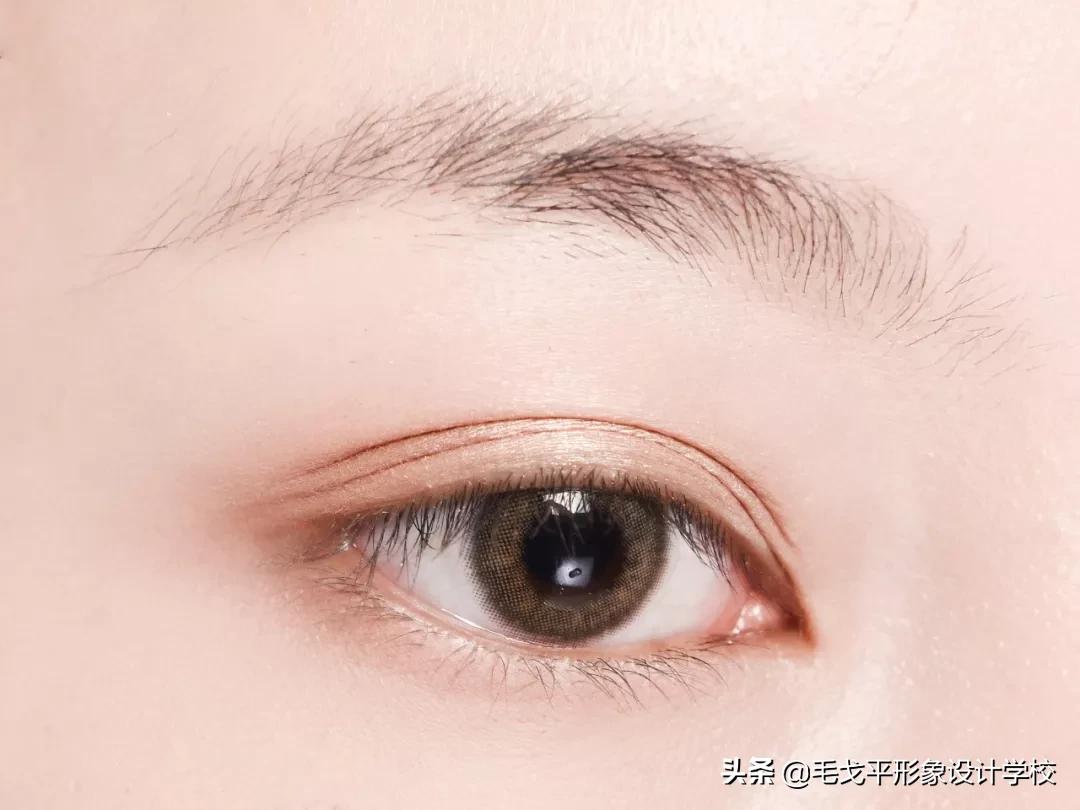 怎么避免眼妆脏,怎样防止眼妆脱落