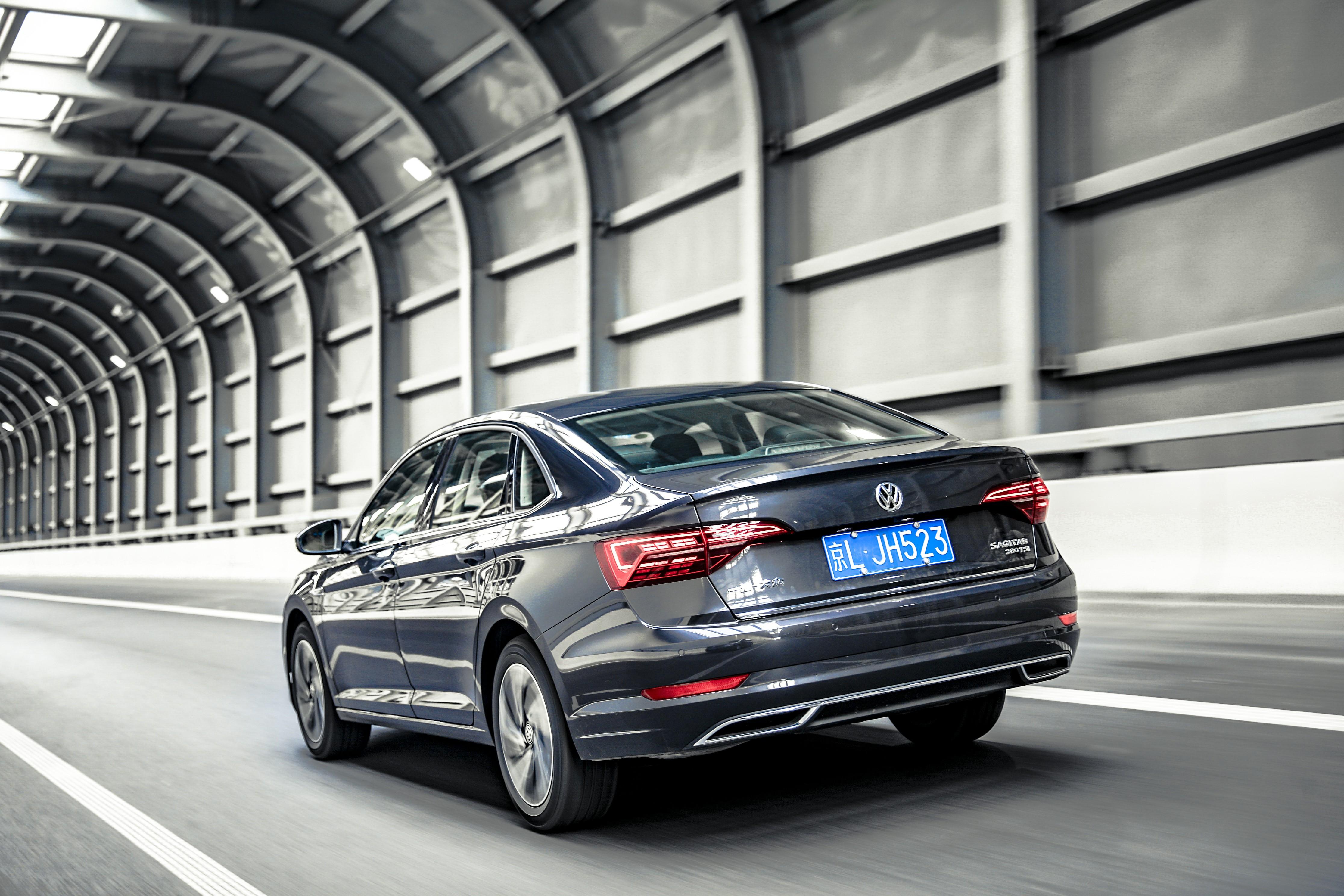 斯柯达明锐1.6和速腾发动机一样吗,斯柯达新明锐和速腾对比