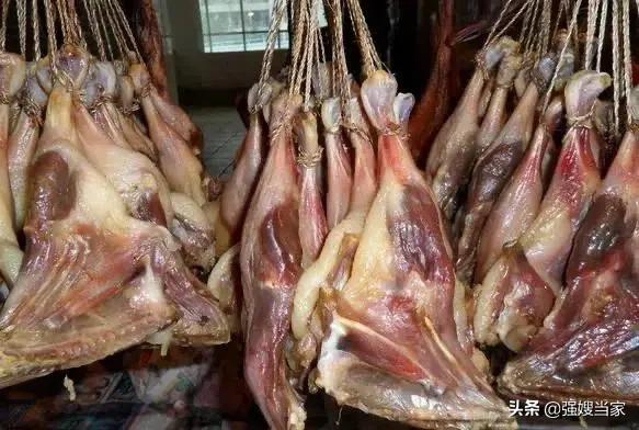 烟熏腊鸭腿和普通腊鸭腿,腌鸭腿蒸几分钟