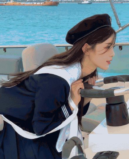 英国国王怎么也想不到，给他设计的童装在157年后火成这样