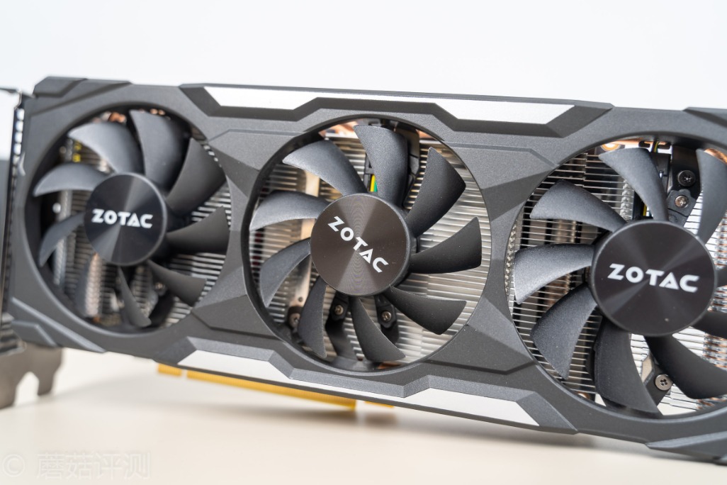 索泰显卡2060s霹雳版oc和x-gaming,索泰rtx2060霹雳oc背板