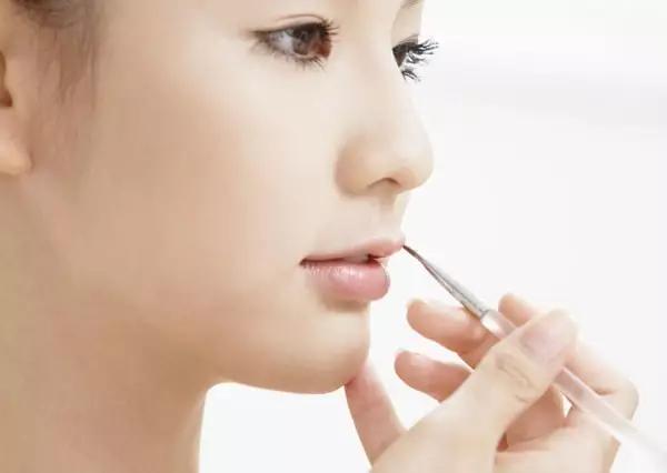 经常化妆皮肤屏障受损,经常化妆该对皮肤怎么保养