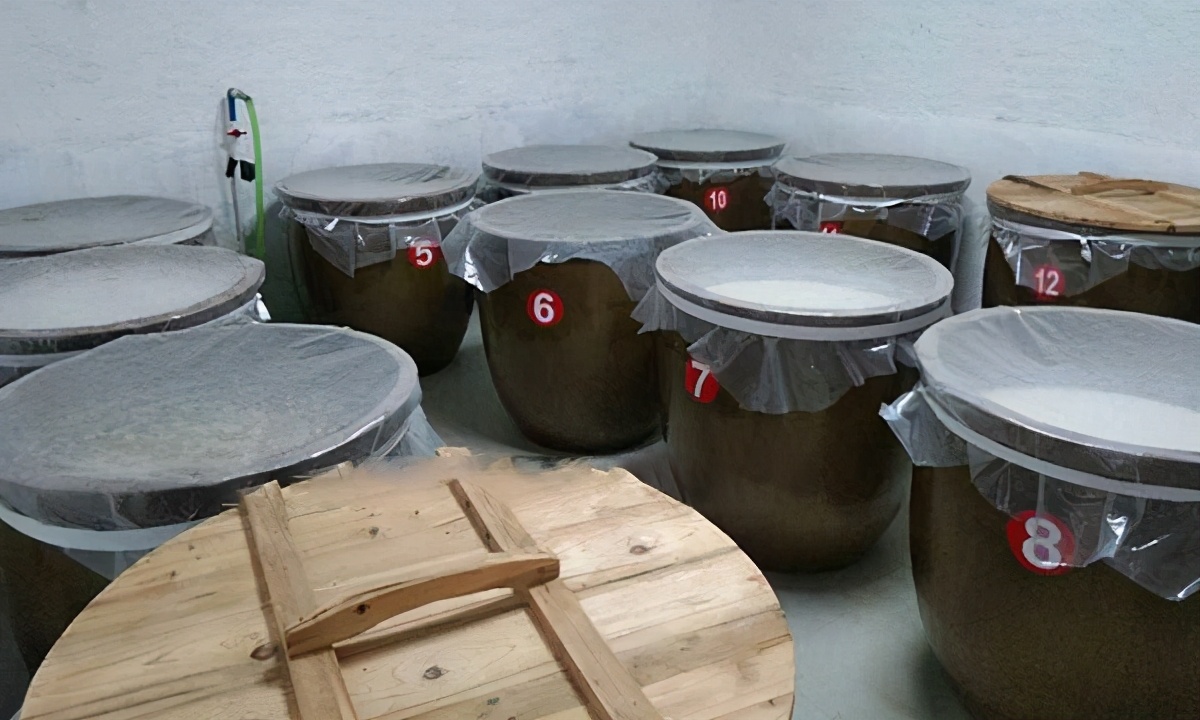 使用小型酿酒设备怎么酿制杂粮酒,小型酿酒设备出酒效率高怎么选择