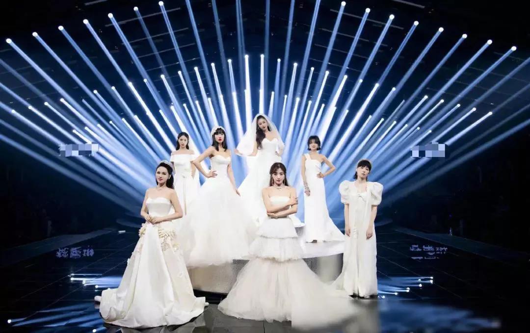 静静子C位出道“我爱死这帮娘们儿了”|女性友谊的意义