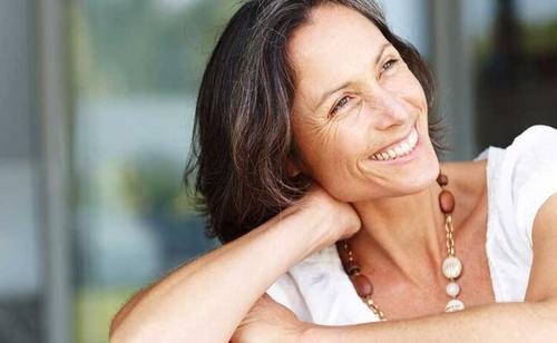 女人过了40岁脸部保养,女人过了35岁怎么美白保湿