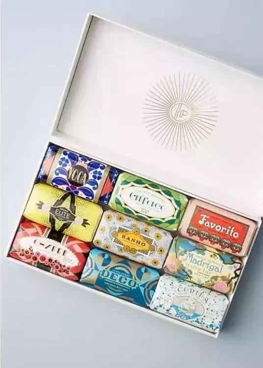 时髦精の恋物癖：易拉罐香水、玳瑁牙刷、“爱马仕”香氛...