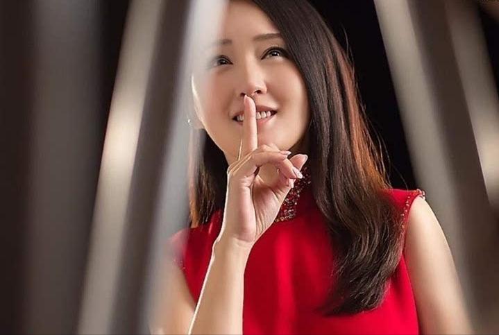 再谈赖文峰，杨钰莹仍热泪盈眶，被毁掉的上半生，不只因“初恋”