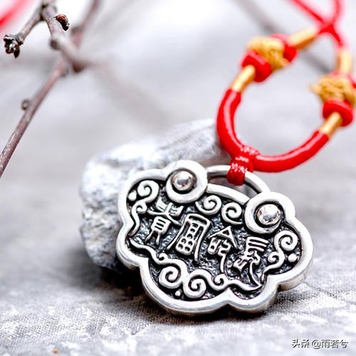 黄金长命锁的作用与寓意,给孩子戴项圈和长命锁寓意是什么