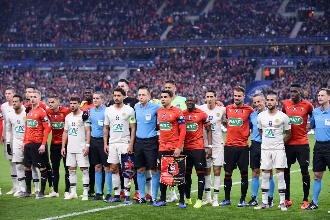 那个肩负家乡期望的小球队，最终真的创造了奇迹