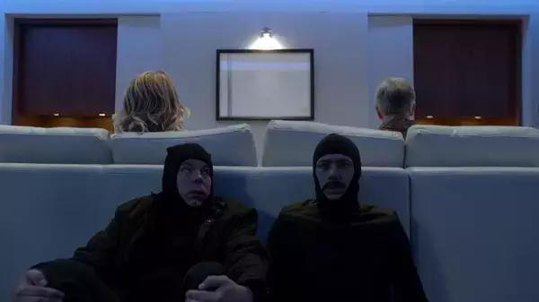 第一集就欲罢不能，神剧果然是神剧