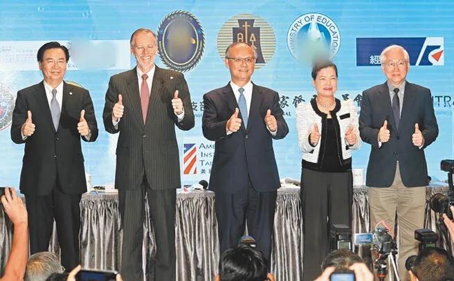 “台美经济对话”签备忘录？台工商界忧心未来对外投资受制美国