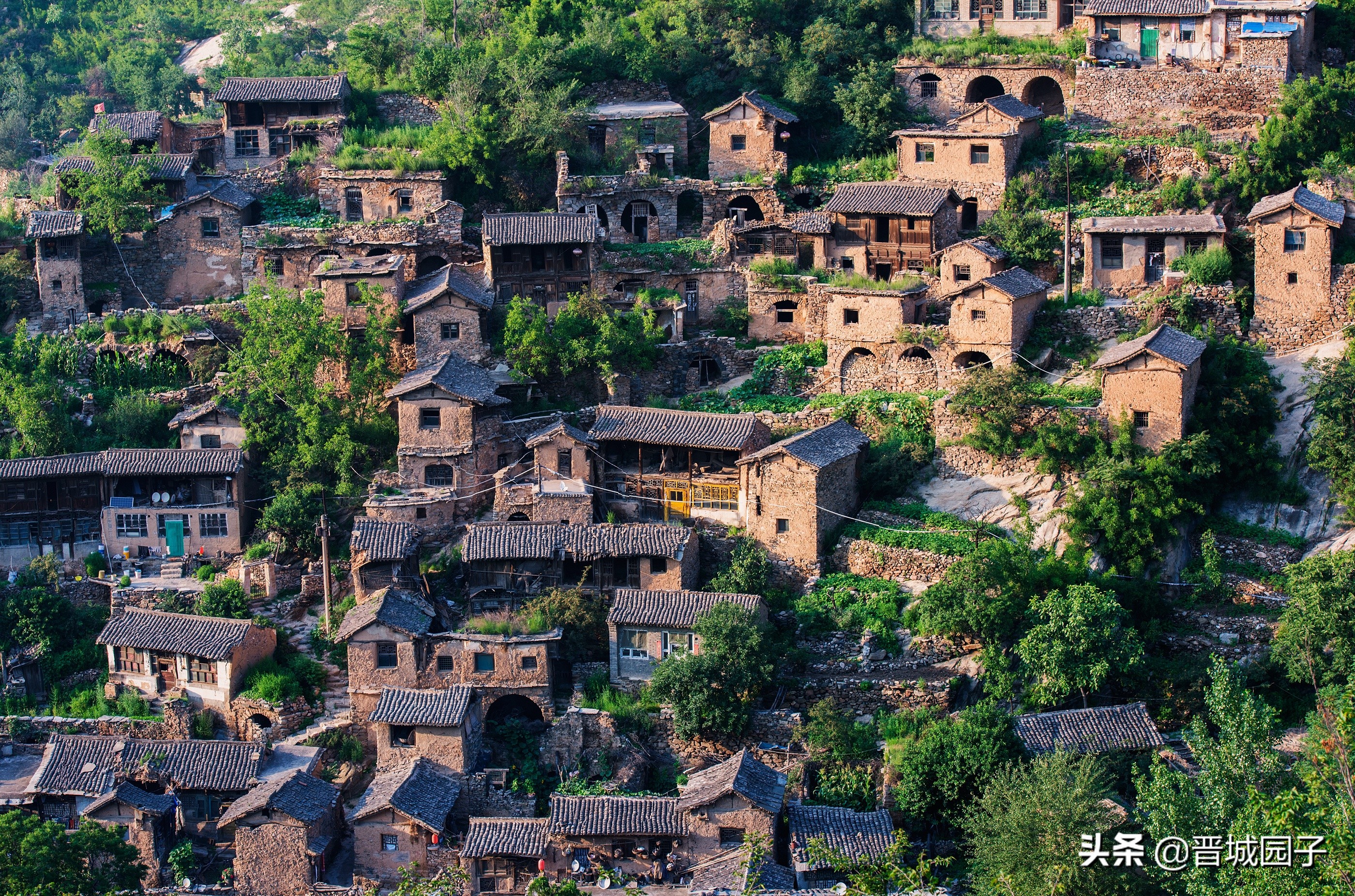 大汖古村深山里的布达拉宫,大汖村太行山深处的布达拉宫