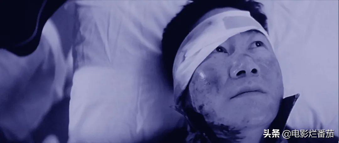 一急之下炒掉导演自己来,成龙在放火烧掉整条街后,电影终于大卖