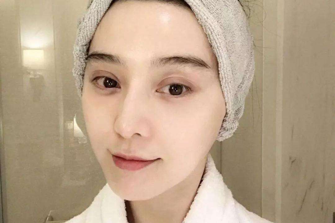 为什么夏天毛孔粗大的问题很明显,夏天毛孔粗大爱出油怎么办