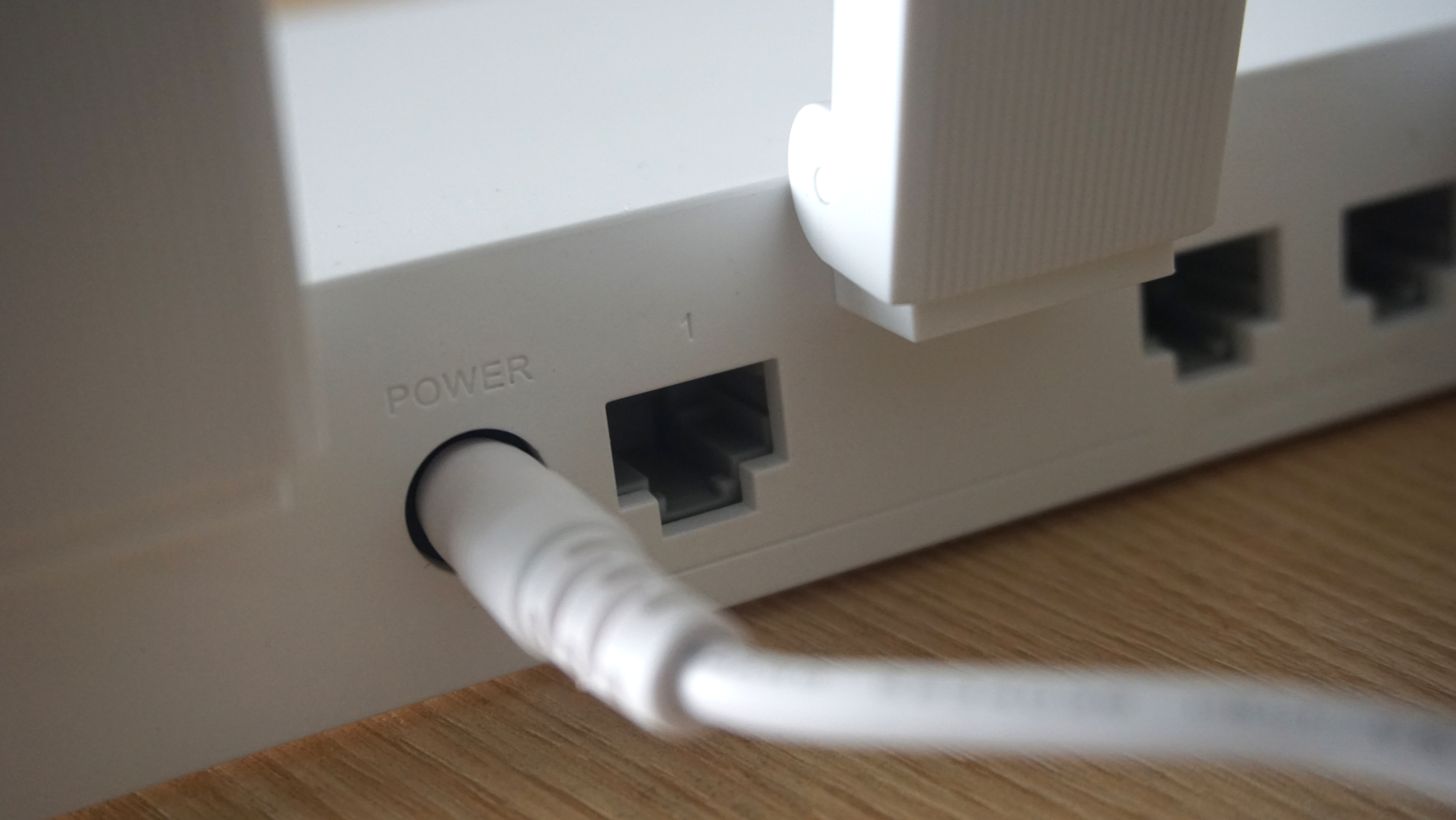 华为ws5200v2路由器是不是千兆,路由器华为ws5200对比普联wdr7300