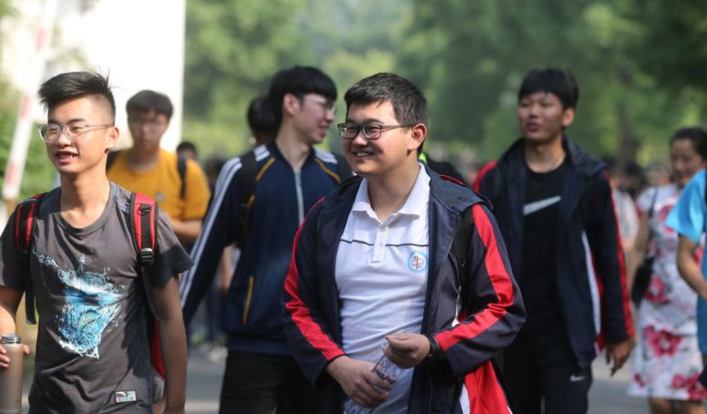 十大就业热门专业是什么类专业好,高考报考就业前景最好的几个专业