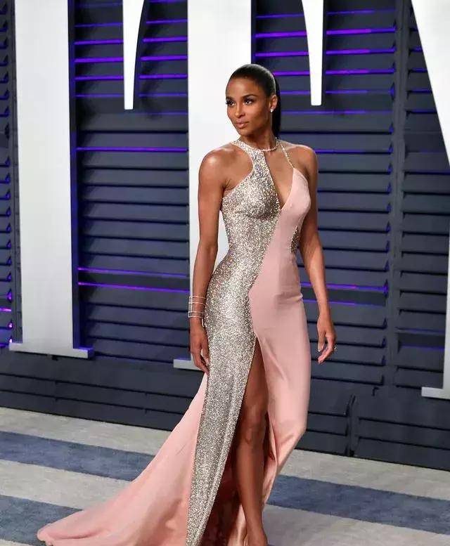 ladygaga奥斯卡佩戴大黄钻石,ladygaga黄宝石